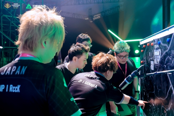 新赛季的中 新赛季的中